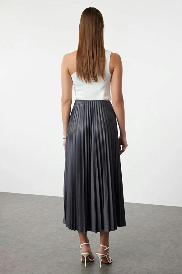 WOVCOR Pleated Maxi Stretch Knit Skirt