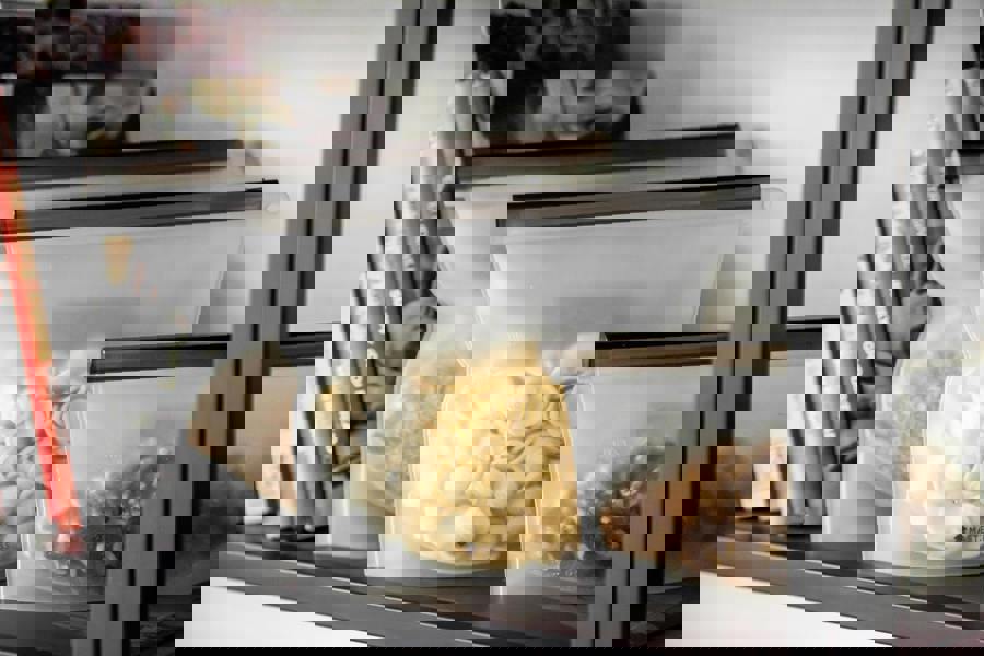 MasterClass 1-Litre Reusable Food Bag with Leakproof and Airtight Seal, BPA-Free Silicone