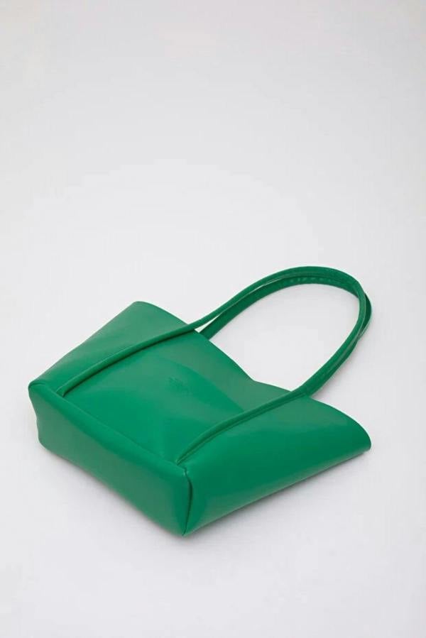 Hoxton Gal Large Faux Leather Tote & Shoulder Bag with Front Pocket, Snap Closure, and Matching Makeup Pouch