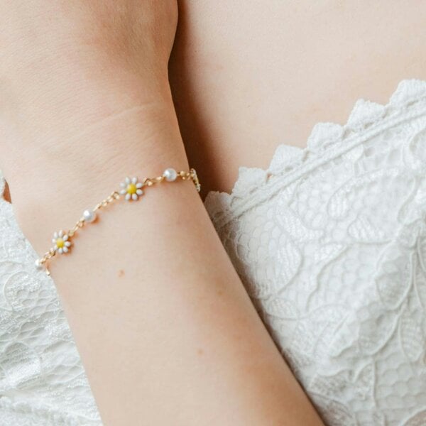 The Colourful Aura Silver Sun Flower Pearl Charms Beaded Summer Indie Boho Daisy Floral Bracelet