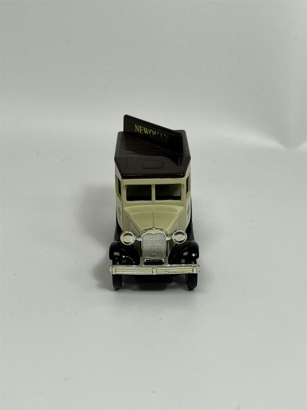 MCSlots View Vans Souvenir Series Newquay The Collectible Souvenir Van Lledo VV01D S2