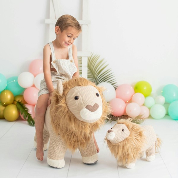 CROCHETTS Large lion plush with auxiliary seat for children LT-R13