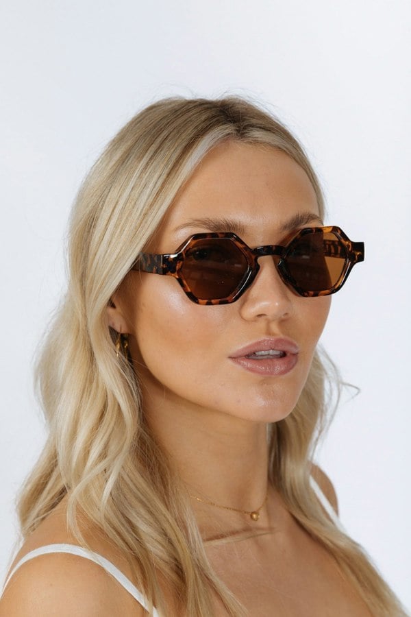 SVNX Round Hexagon Sunglasses in Tortoiseshell