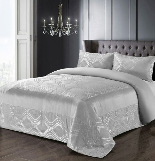 Intimates Clarissa Quilted Luxury Bedspread Set