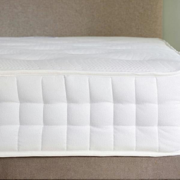 1000 Pocket Spring Zip & Link Mattresses bedroom detail | Soak and Sleep