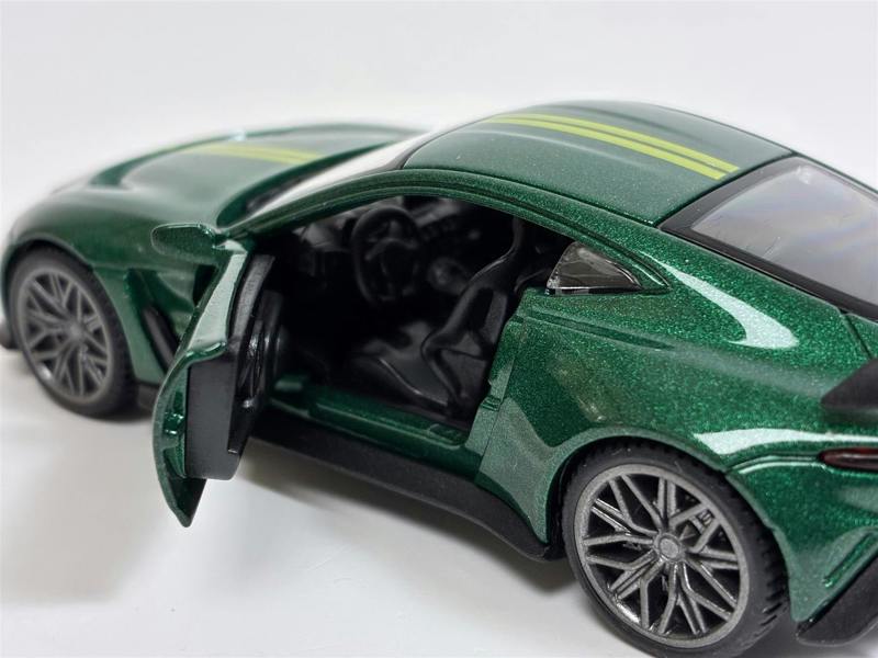 MCSlots Aston Martin V12 Green 1:43 Scale CMJ Diecast DC143AMV12GN