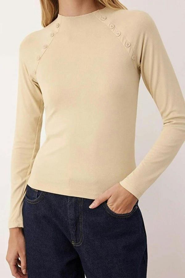 WOVCOR Stand Collar Knit Blouse with Button Detail