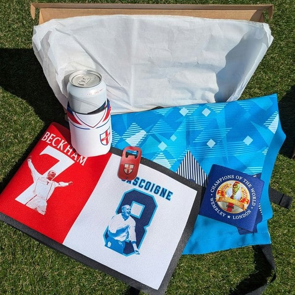 BritishmadeGifts England - Retro Bar Box - The Perfect Time Capsule Gift Box for Football Lovers