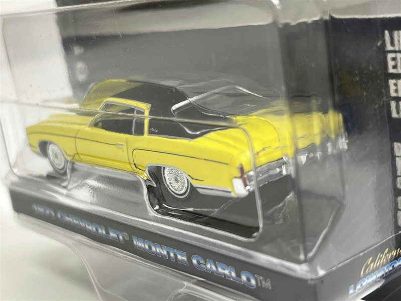 Greenlight 1971 Chevrolet Monte Carlo Lowriders 1:64 Scale Greenlight 63040