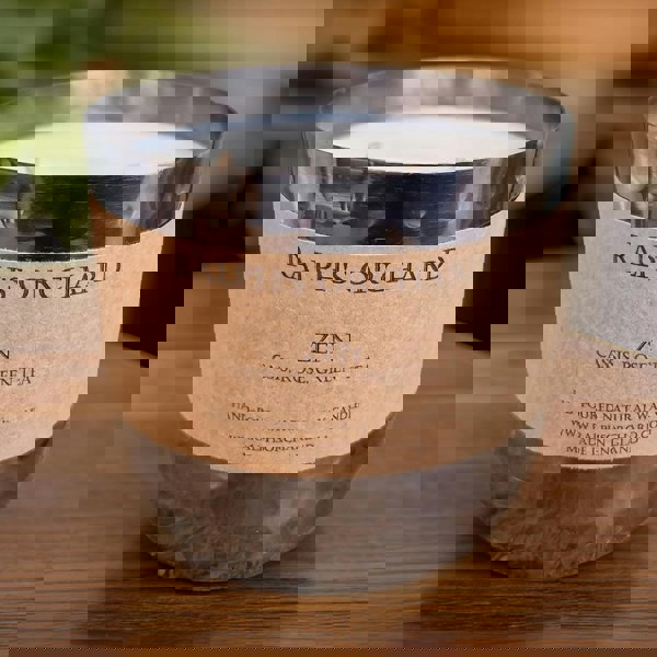 cassis, rose and green tea scented candle