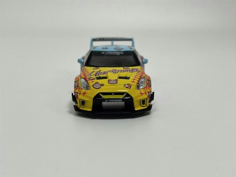 Mini GT LB Silhouette Works GT Nissan 35GT RR Ver.1 RHD 1:64 Mini GT MGT00742R