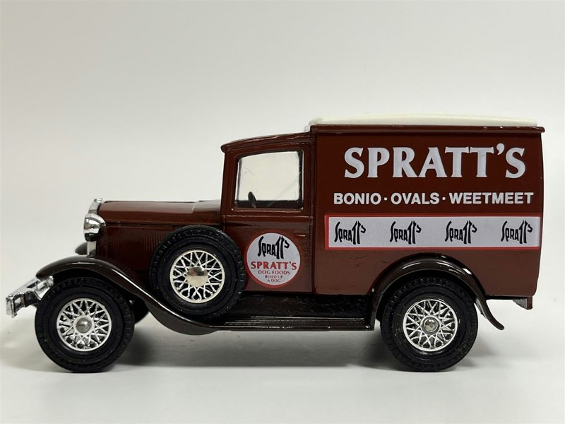 MCSlots Model A Ford Van 1930 Spratts 1:40 Scale Models of Yesteryear Matchbox Y22D S8