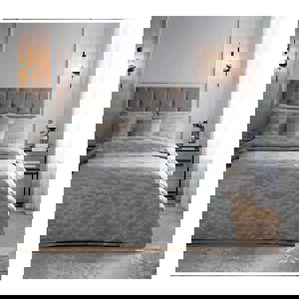 Paoletti Ellora Reversible Jacquard Duvet Cover Set - Silver
