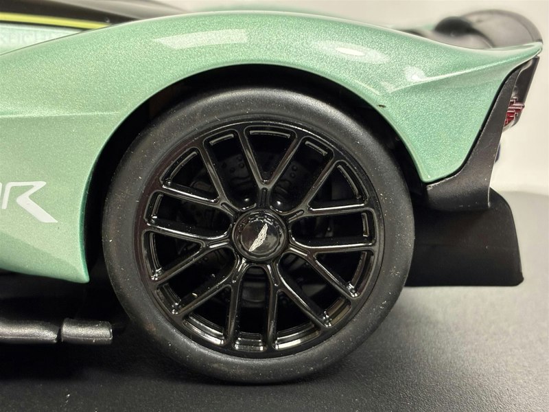 Aston Martin Valkyrie Appletree Green 1:18 Scale CMJ Diecast DC118AMVKSG