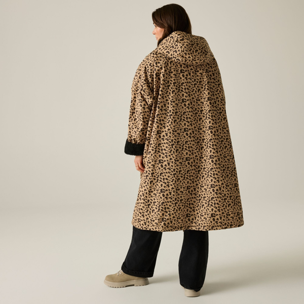 Regatta Unisex Adult Leopard Print Waterproof Reversible Changing Robe - Multicoloured
