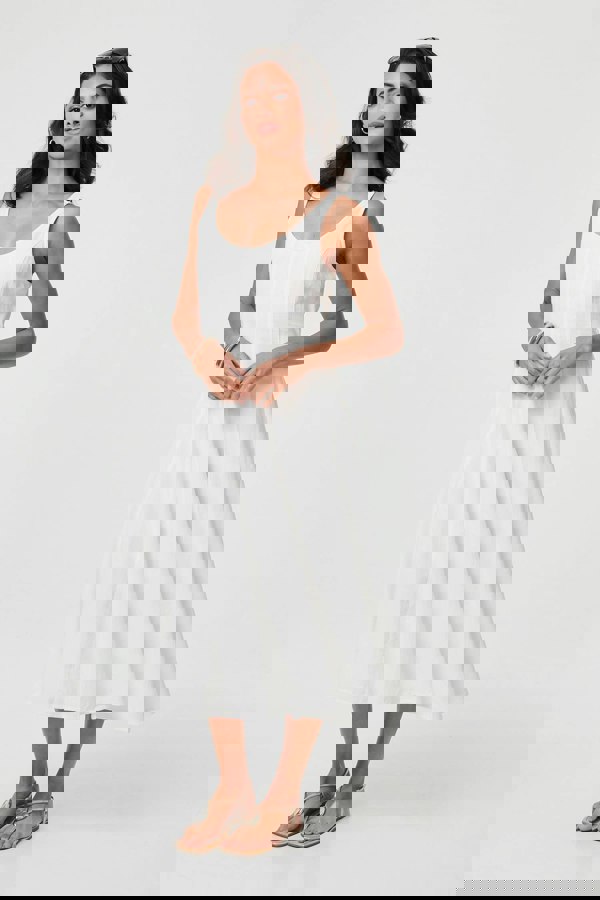 White | Sleeveless A-Line Scoop Neck Midi Dress
