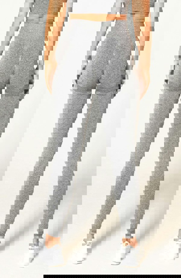 V3 Apparel Women's Define seamless scrunch bum shaping high waisted leggings in grey marl – Squat proof sports tights for Gym workouts training, Running, yoga, bodybuilding and bikini fitness.