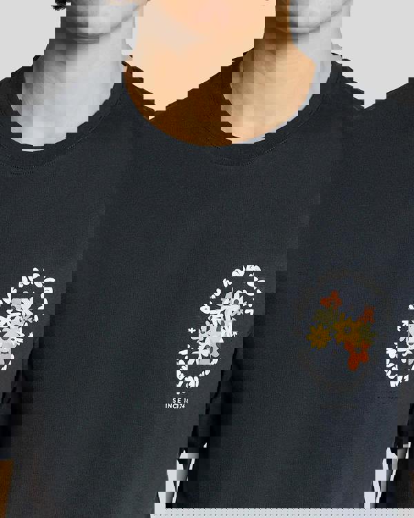 Lyle & Scott Nature Mens Graphic T-Shirt - Z271 Dark Navy | CHO | Designer Mens Graphic T-Shirts