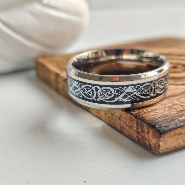 Dragon Pattern Thumb Ring