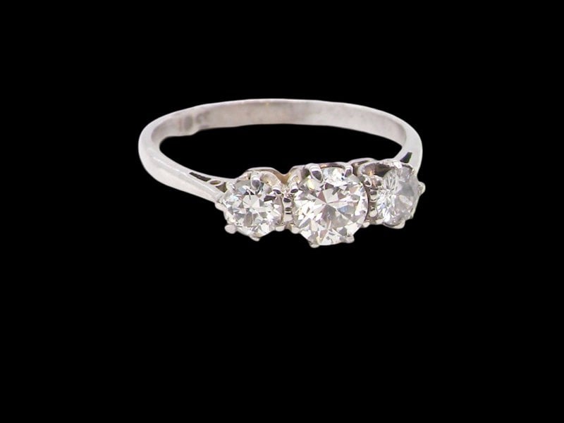 Vintage Tom A fine vintage three stone Diamond Ring