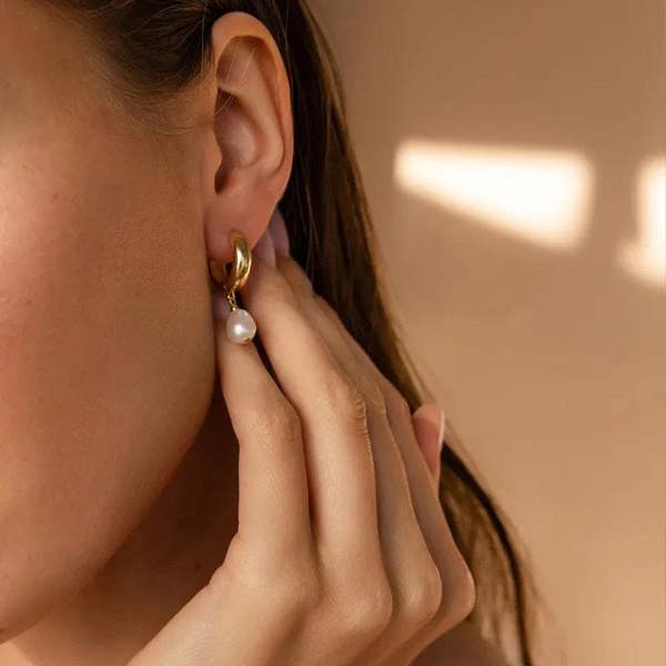 Elk & Bloom Chunky 14K Gold Freshwater Pearl Hoops