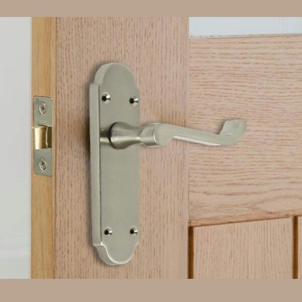 EDH Door Hardware Satin Chrome Modern Fresh Epsom Internal Door Handles