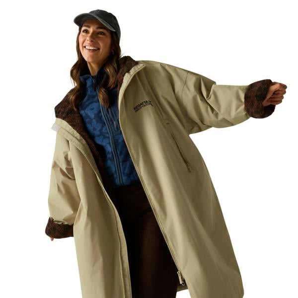 Regatta Unisex Adult Leopard Waterproof Changing Robe - Barleycorn/Dark - 