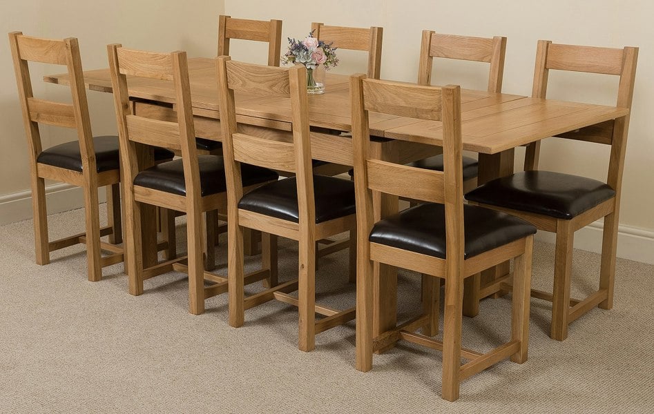 That's Furniture Richmond Medium Oak Extendable Dining Table with Lincoln Oak Chairs