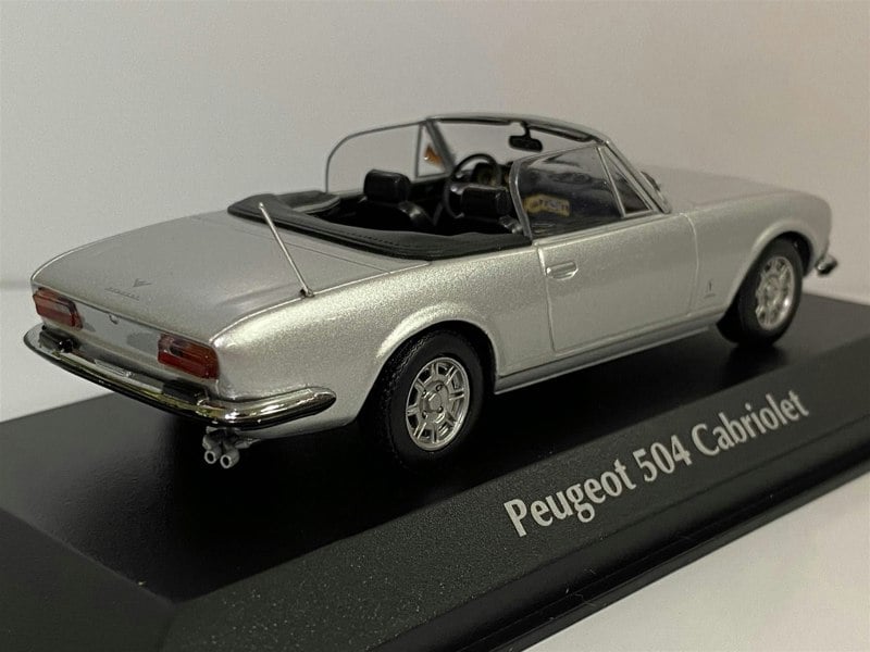 maxichamps 940112130 peugeot 504 cabriolet silver 1:43 scale boxed