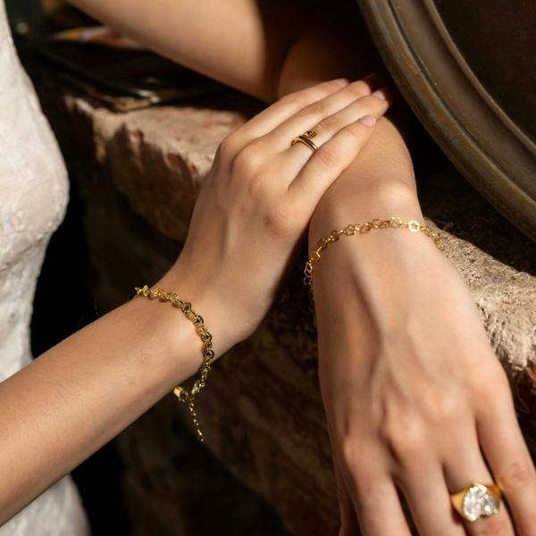 Spero London Floral Cut-Out Textured Link Chain Bracelet