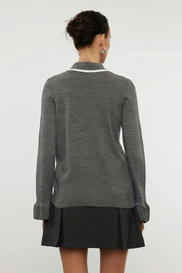 Hoxton Gal Color-Block Knit Sweater with Ribbon/Bow Detail