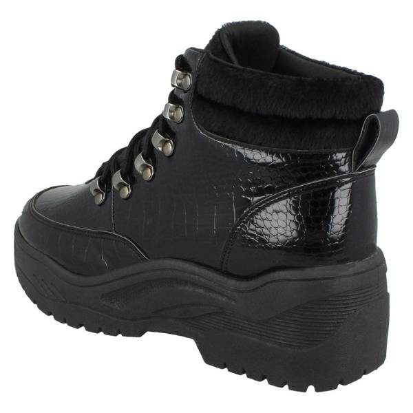 Spot On Ladies Spot On Flat Chunky Sole Ankle Boots F4437