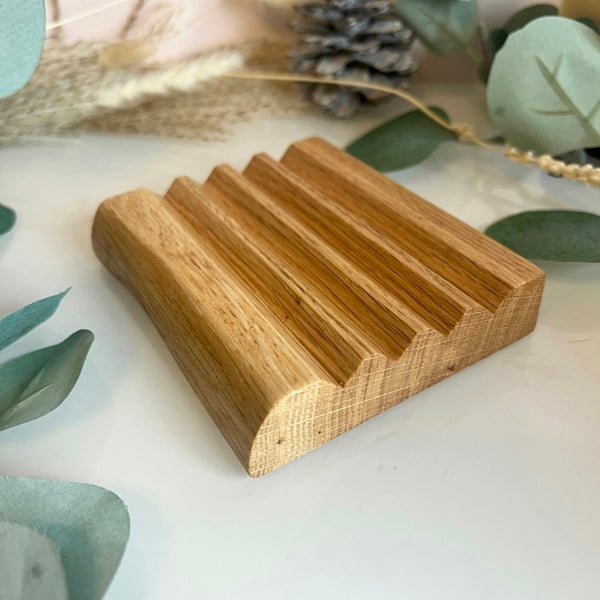 Giraffes & Craftz Oak Live Edge Soap Dish