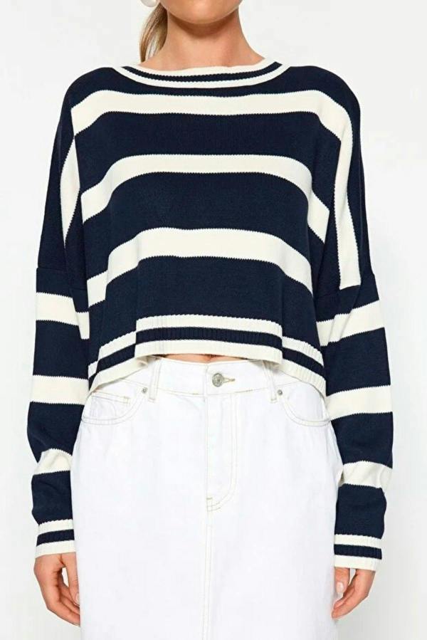 WOVCOR Crop Striped Knit Sweater