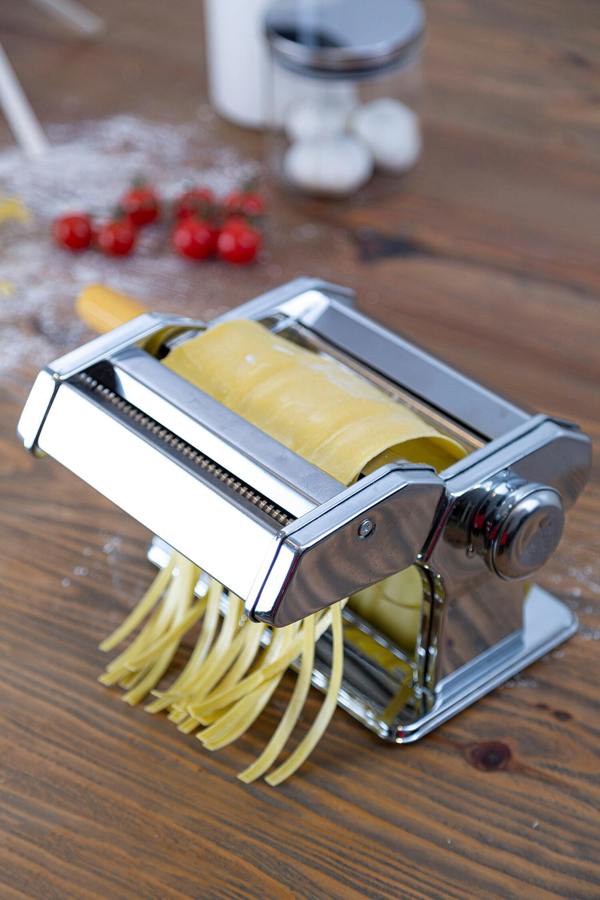 Maison by Premier Interiors By Premier Versatile Multi Pasta Chrome Maker Set, Durable Kitchen Accessory, Convenient Pasta Maker For Cooking