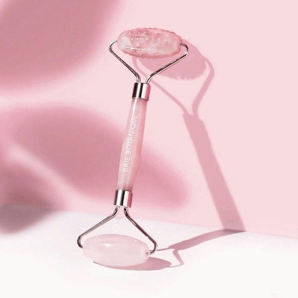 baie botanique dual action rose quartz face roller