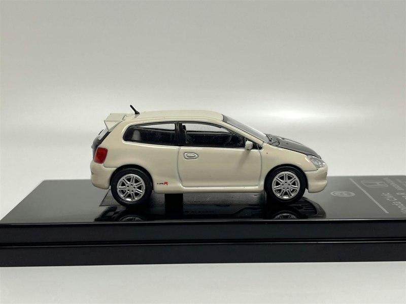 Paragon Honda Civic 2001 Type R EP3 White LHD 1:64 Scale Paragon 55347