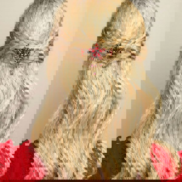 flower hair accessory in red