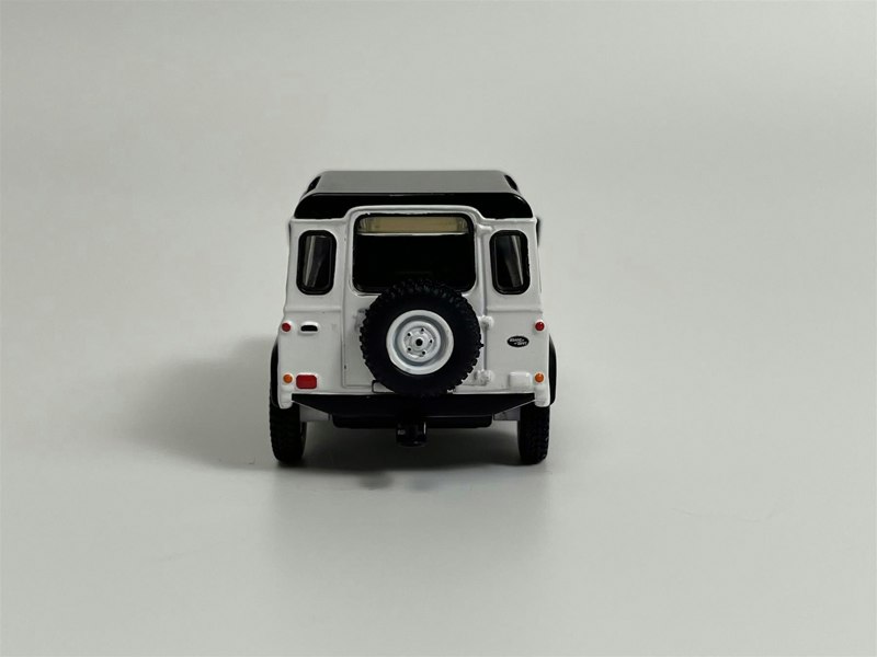 Mini GT Land Rover Defender 90 Wagon White LHD 1:64 Scale Mini GT MGT00378L