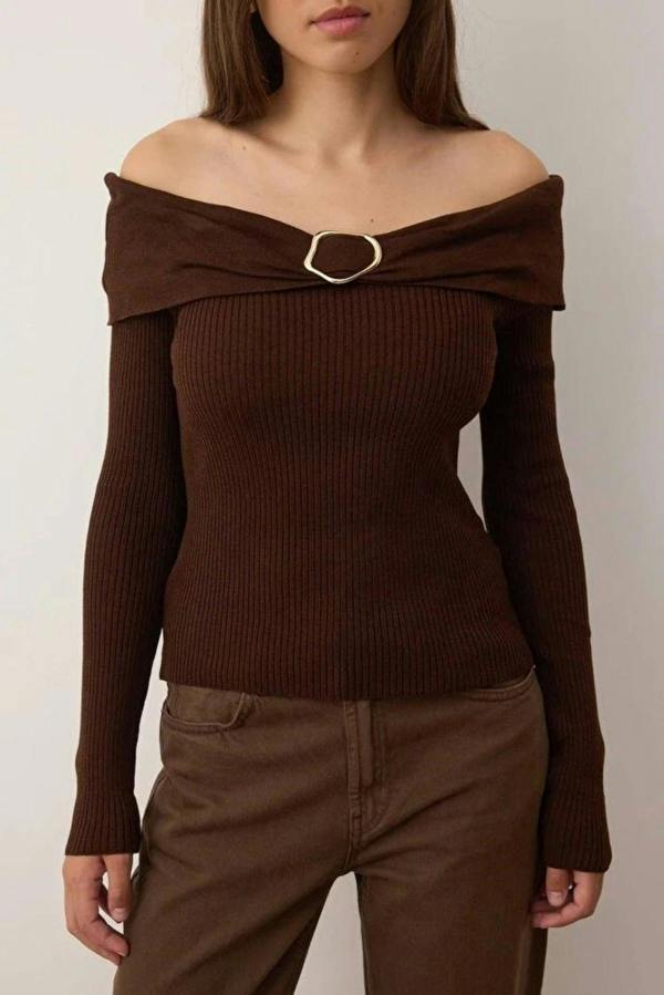 WOVCOR Carmen Collar Thin Knit Sweater with Accessory Detail