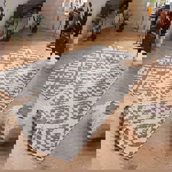 The Rugs Malta Reversible Indoor-Outdoor Rug - Stylish