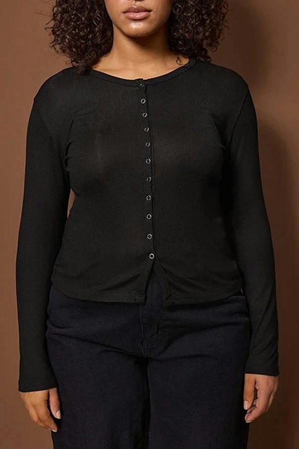 WOVCOR Snap Button Crop Length Basic Knitted Plus Size Blouse