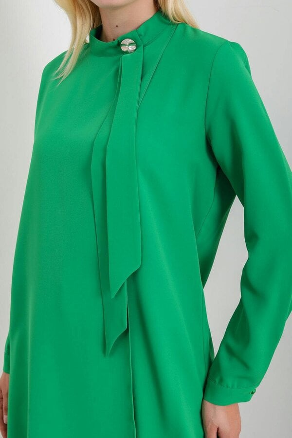 Hoxton Gal Oversized High Neck Tunic Top with Brooch Details in Green