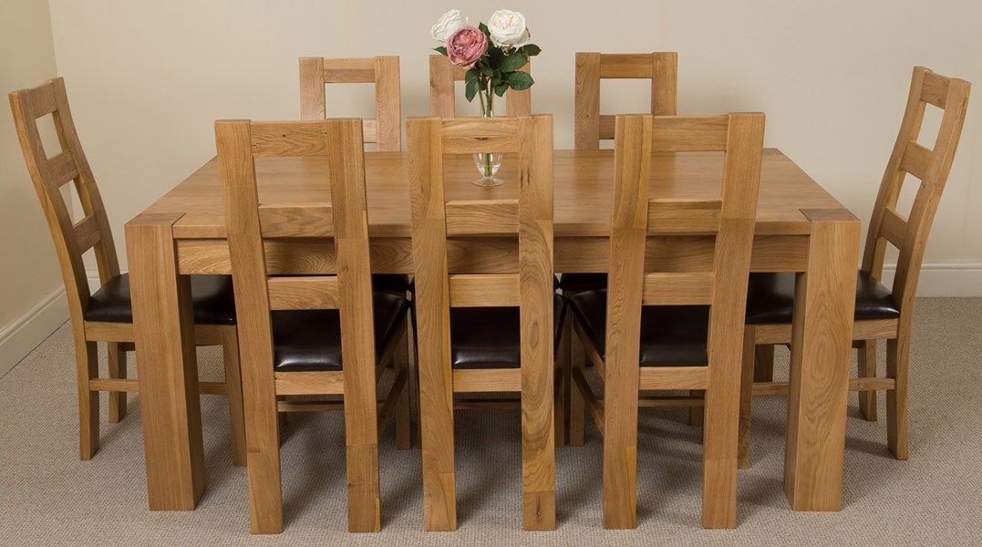 That's Furniture Kuba Large Oak Dining Table with Yale Oak Chairs