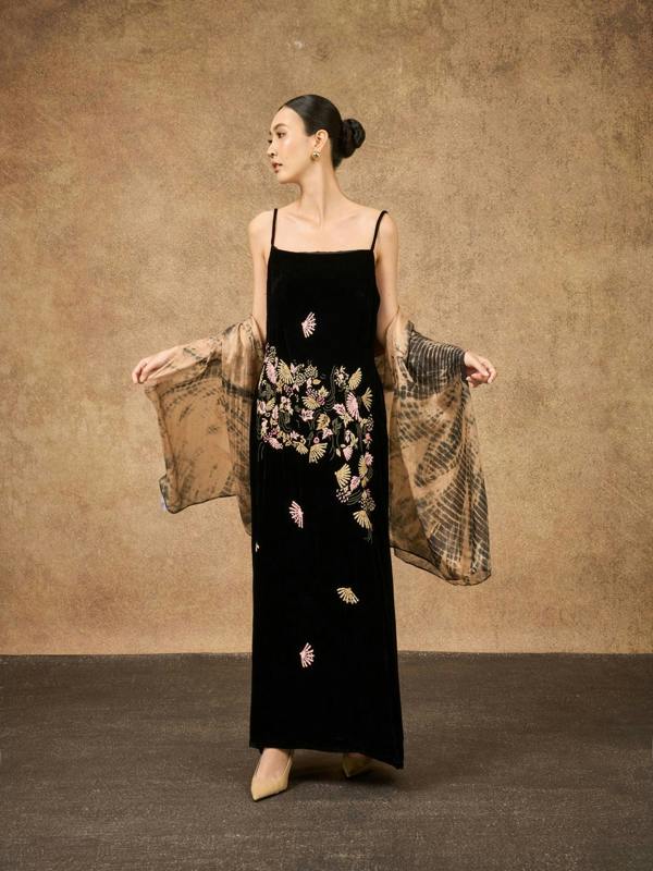 Copper & Black Shibori Silk Scarf – Hand-Dyed Mulberry Silk, Autumn Evening & Theatre Wrap