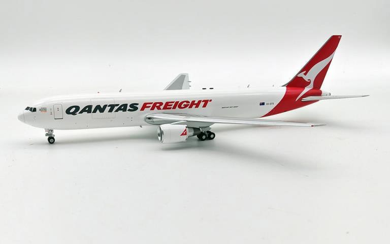 MCSlots Qantas Freight Boeing 767-381F/ER VH-EFR 1:200 Scale Inflight200 IF763QF0124