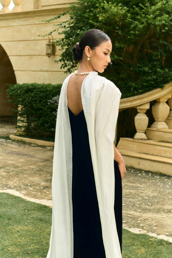 Ivory Silk Bridal Shawl – Hand-Dyed Mulberry Silk, 85 × 300cm