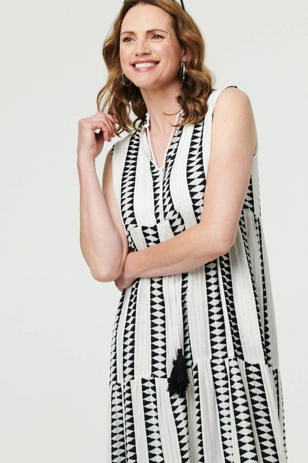 Black | Geo Print Sleeveless Tiered Maxi Dress
