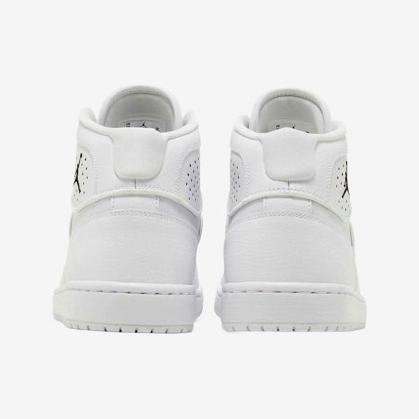 Nike Sneakers   in  White