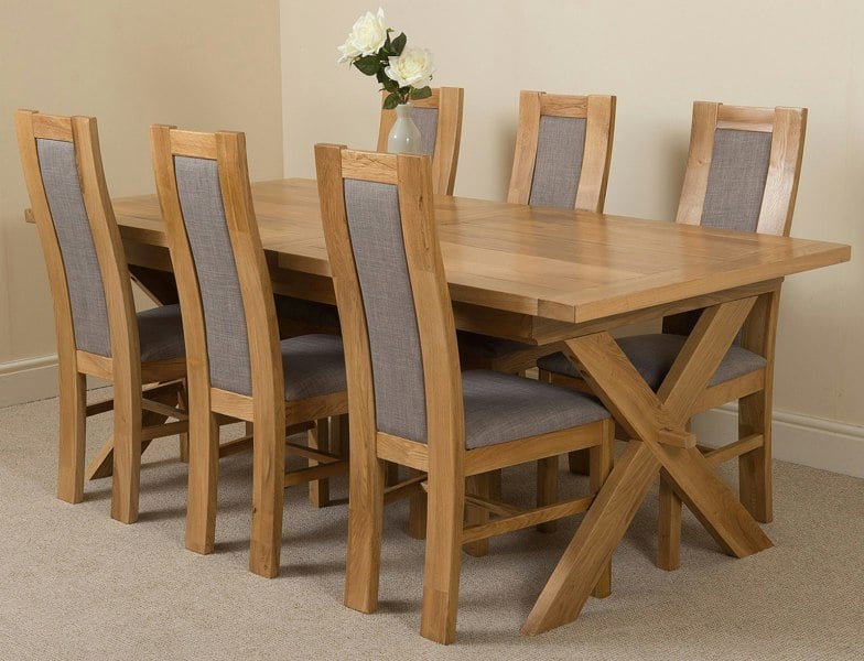 That's Furniture Vermont Cross Leg Oak Extending Dining Table with Stanford Oak Chairs